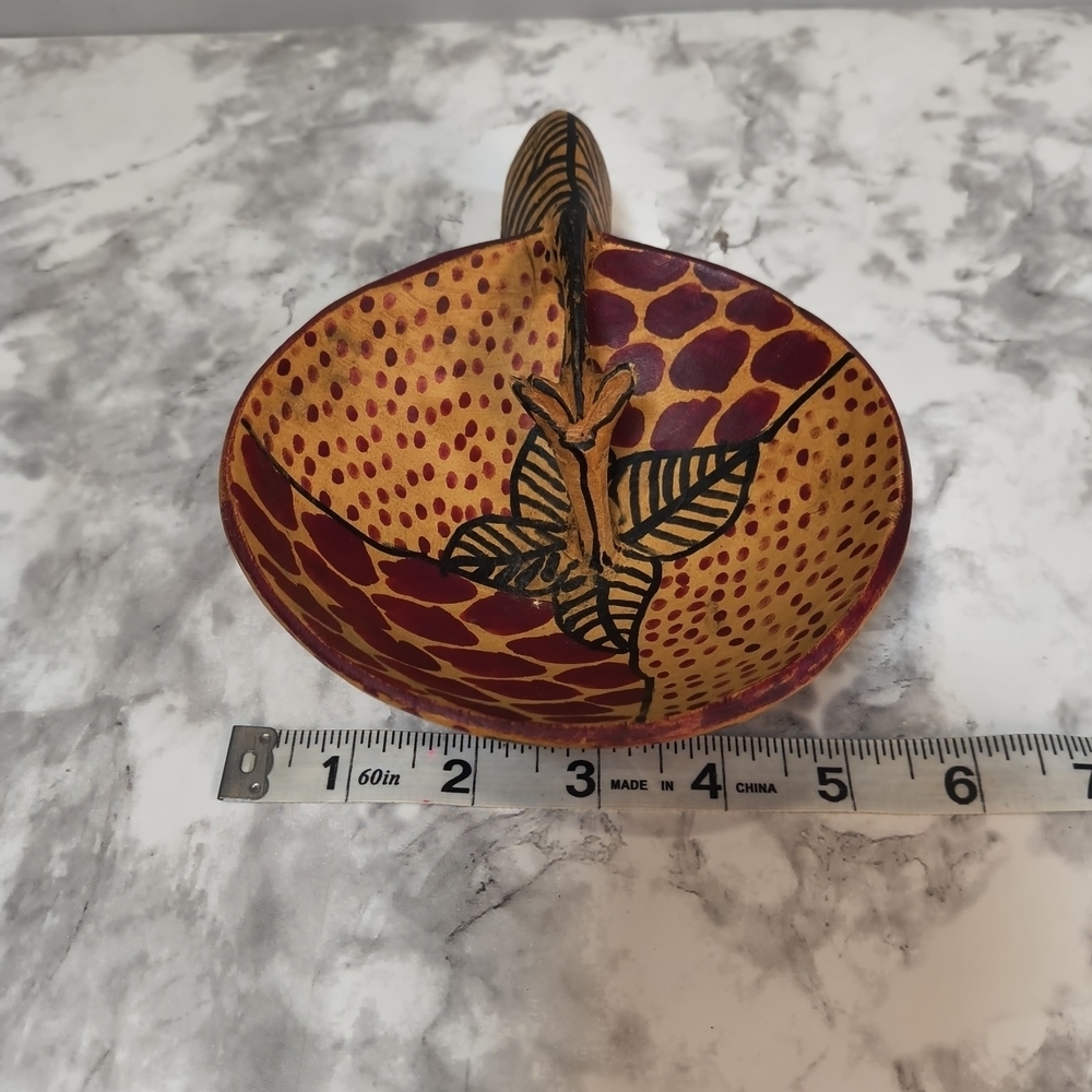 Hand Carved Wooden Bowl With Zebra - Picture 6 of 7